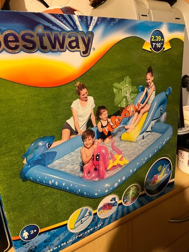 Piscine aire jeux - de, neuve